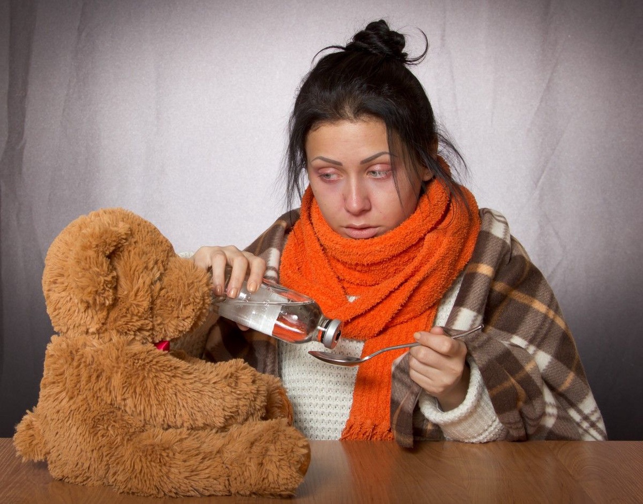Почему во время простуды или гриппа не хочется есть и тянет полежать в одиночестве