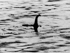 Фото с сайта <a href="https://commons.wikimedia.org/wiki/File:Loch_Ness_Monster-1.jpg">Marmaduke Wetherell/public domain</a> / Ученый опроверг казавшуюся реалистичной версию происхождения лох-несского чудовища