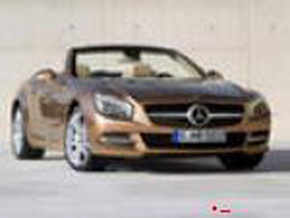 Mercedes-Benz опубликовал фото нового родстера SL