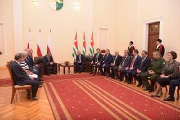 Президенты РЮО и Абхазии встретились в Сухуме