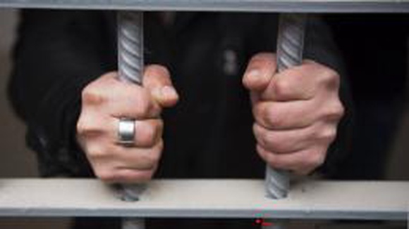 Вируская тюрьма заплатит заключенному 300 евро за мокрый пол