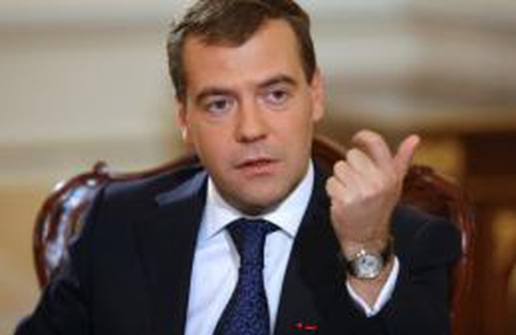 Медведев обсудил с премьером Азербайджана подготовку визита в Баку