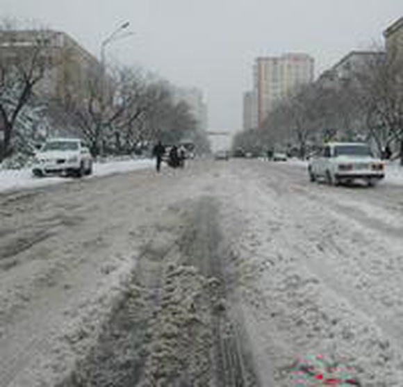 В Казахстане из–за снегопада закрыто движение на автодороге республиканского значения