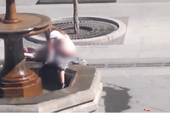 В центре Самары парочка занималась сексом прямо на городском фонтане