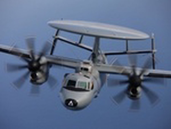 ВМС США получили первый серийный летающий радар E-2D
