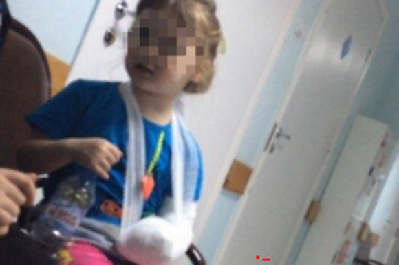 В Ростове трехлетней девочке мясорубкой отрезало руку