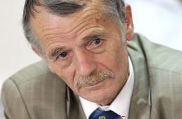 Лидеру крымских татар Мустафе Джемилеву запретили въезжать в Крым до 2019 г.