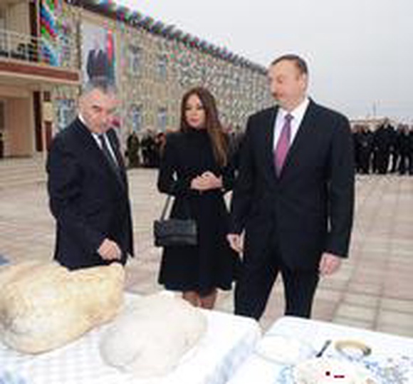 Президент и его супруга приняли участие в открытии нового жилого…