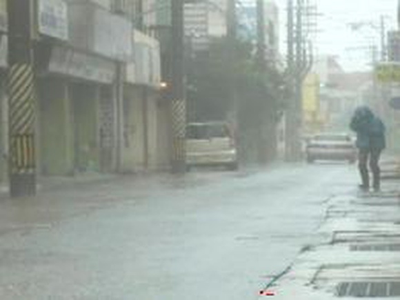 Тайфун «Рок» в Японии унес жизни уже 13 человек