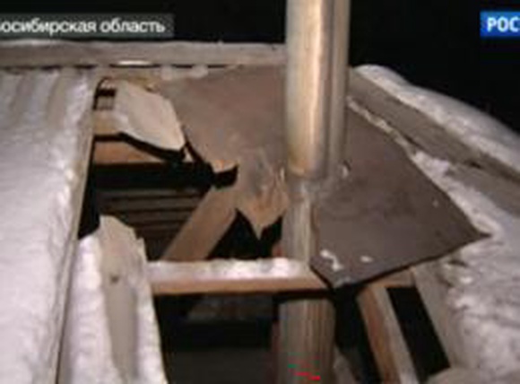 Обломок спутника «Меридиан» пробил крышу жилого дома