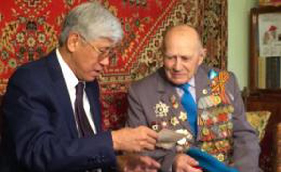 Ветеран Федор Федотов поздравил казахстанцев с Днем Первого Президента