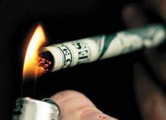Пачка сигарет обошлась американцу $23 квадриллиона