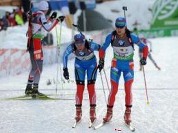 Российские биатлонисты выиграли третье золото на этапе КМ в Австрии (ВИДЕО)