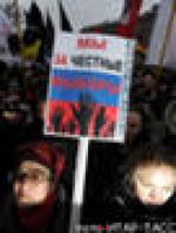На митинге в Петербурге освистали оппозиционеров, принявших мандаты