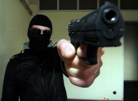 Пять человек убиты при ограблении банка в Донецке