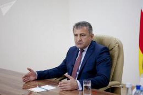 Президент Южной Осетии уходит в отпуск