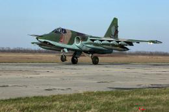 Азербайджанские штурмовики Су-25 летают на границе с Арменией