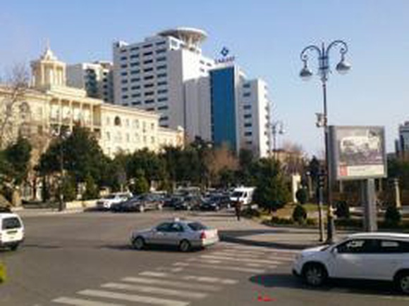 «Мой Баку»: Бакиханова. Улица дипломатов и памятников