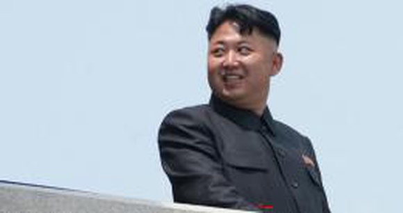 Ким Чен Ын посетил крупнейшую фабрику обуви в КНДР
