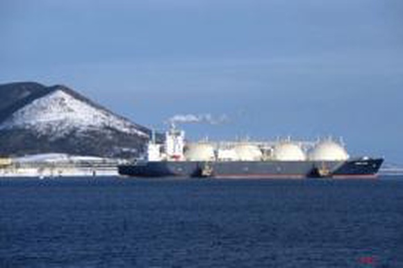 Япония хочет нарастить закупки нефти и газа у России